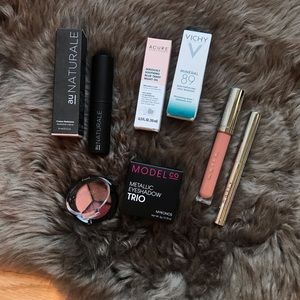 Brand new makeup bundle